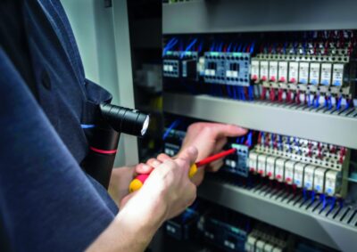 wiha-multifunkcios-led-uv-es-lezer-magneses-es-csiptetheto-elemlampa-3-db-aaa-elemmel-41286g