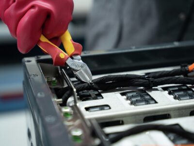 wiha-xl-mechatronic-szerszamkoffer-szigetelt-szerszamokkal-81-reszes-47249-4